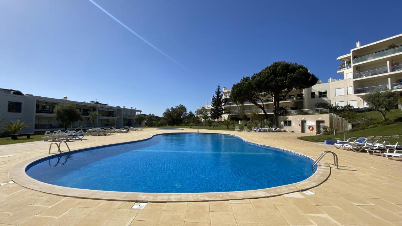 Charmant Appartement A 1Km De La Plage, Avec Piscine A Albufeira Esterno foto