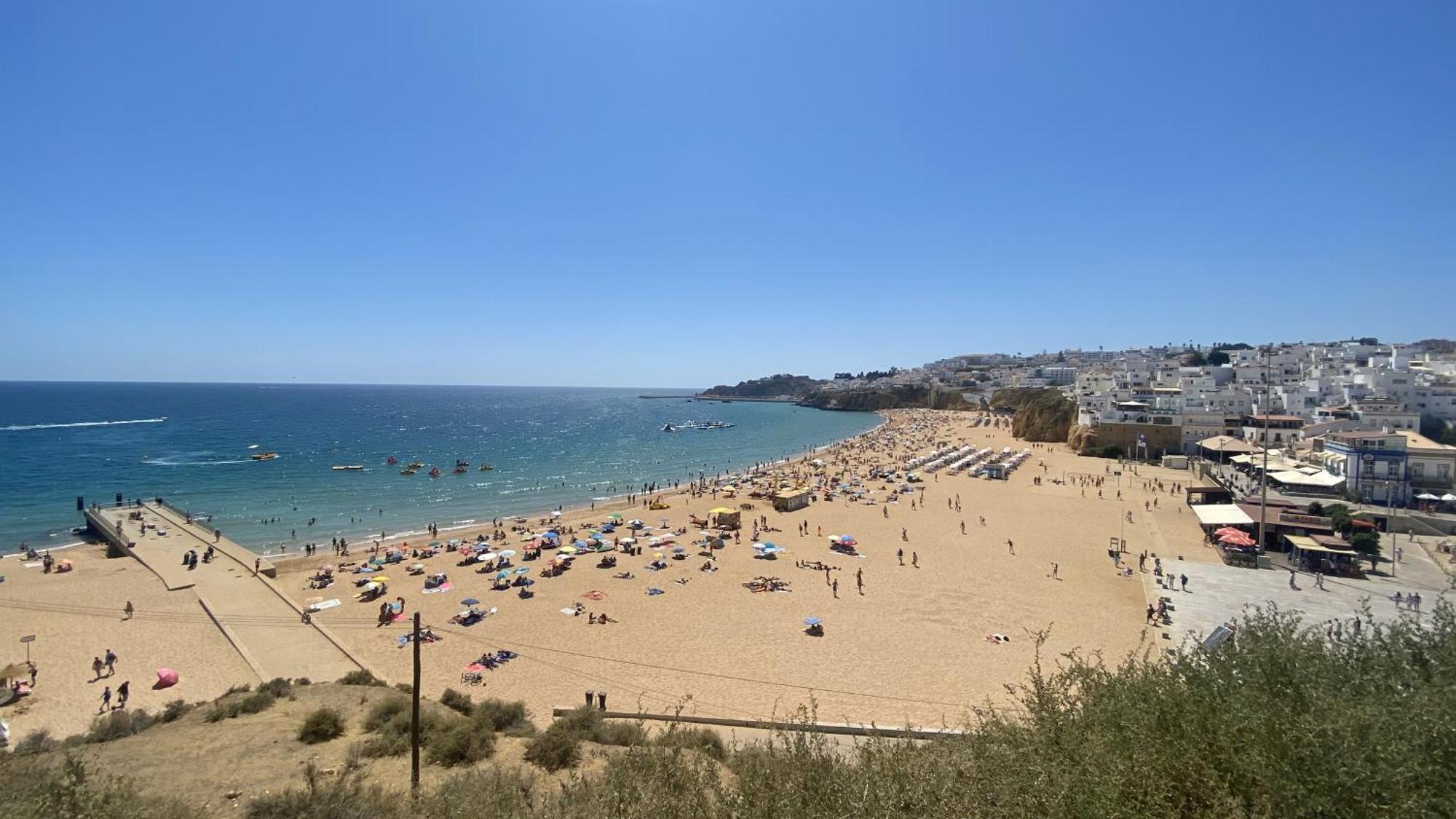 Charmant Appartement A 1Km De La Plage, Avec Piscine A Albufeira Esterno foto